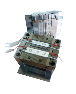 低壓注塑機(jī)LED燈注塑模具